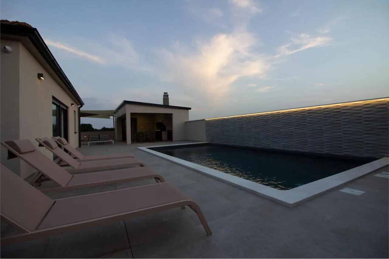 Amazing Villa Ani With Pool & Whirpool Near The Beach - Wiibuk Póla