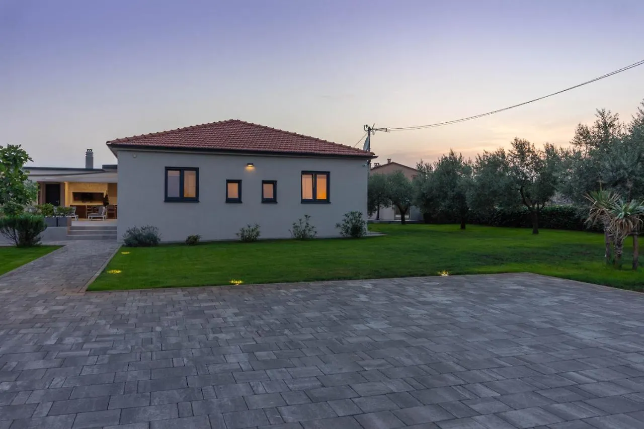 Amazing Villa Ani With Pool & Whirpool Near The Beach - Wiibuk Pula Chorvatsko