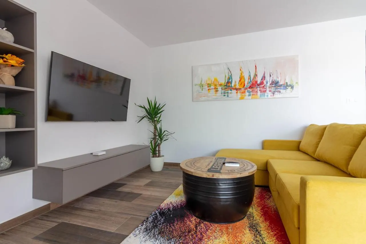 Amazing Villa Ani With Pool & Whirpool Near The Beach - Wiibuk Pula
