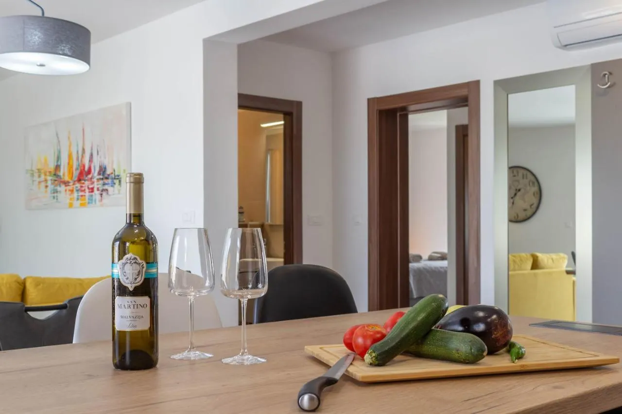 Amazing Villa Ani With Pool & Whirpool Near The Beach - Wiibuk Pula