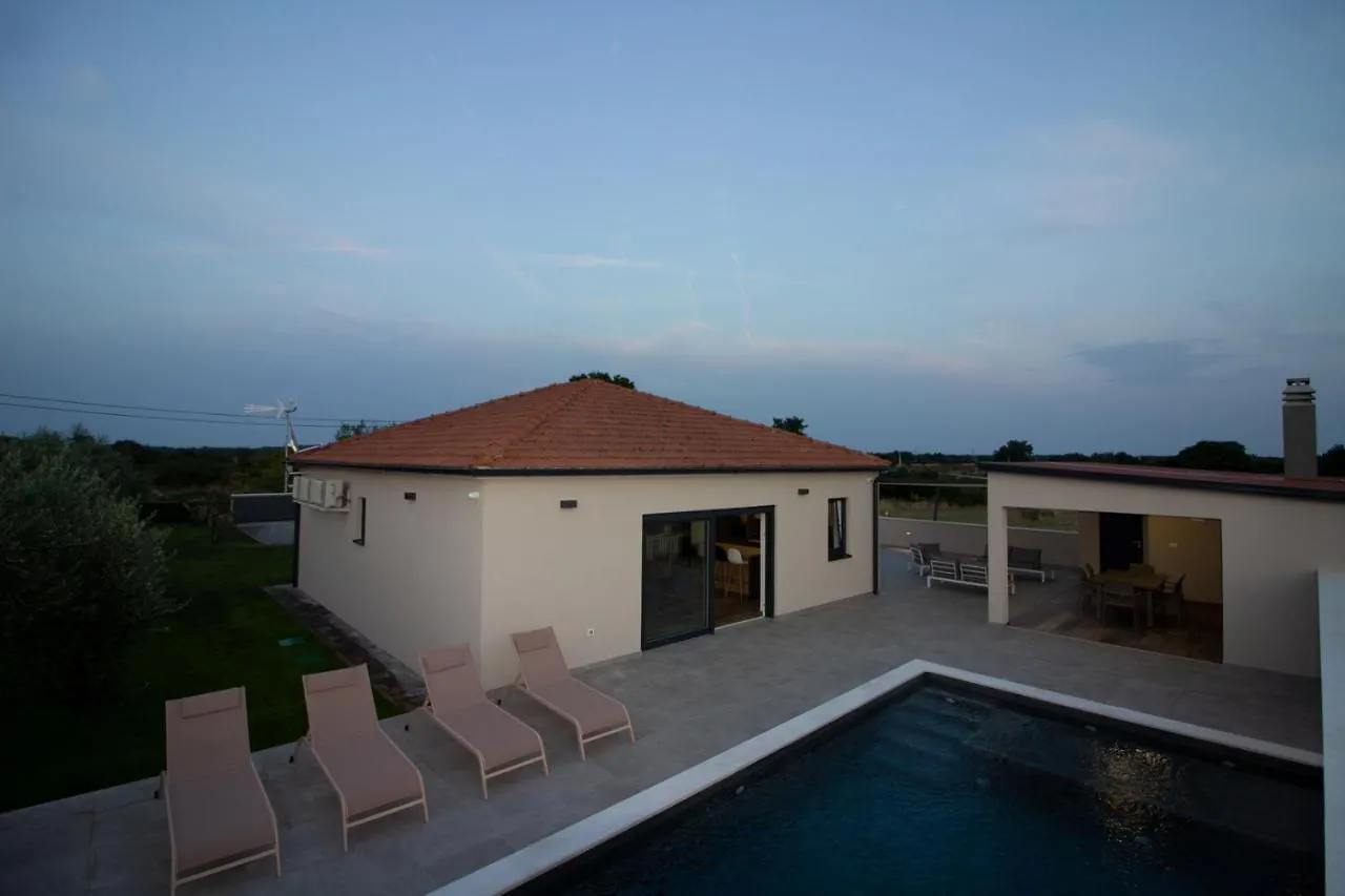 Amazing Villa Ani With Pool & Whirpool Near The Beach - Wiibuk 풀라 크로아티아