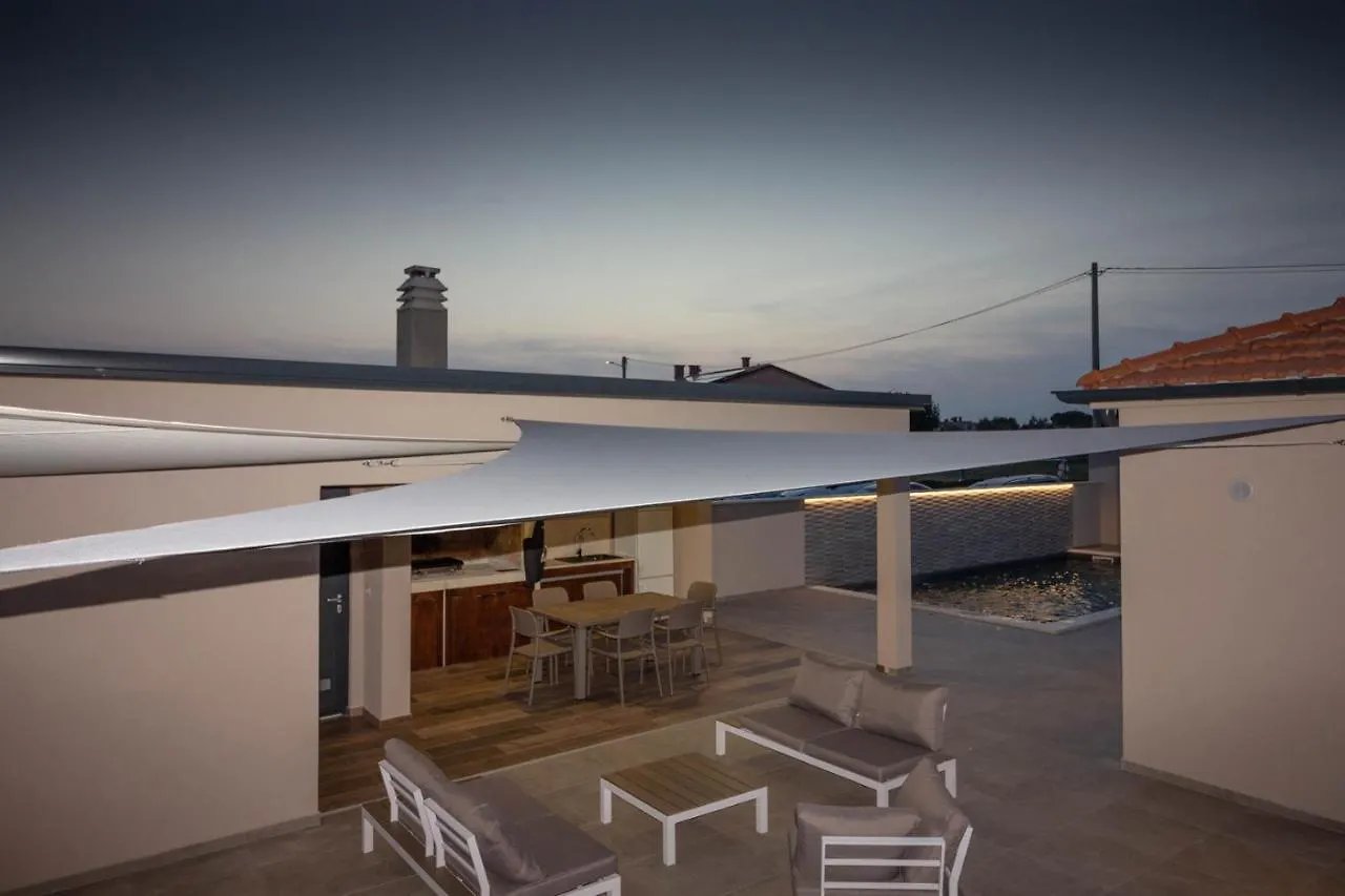 Amazing Villa Ani With Pool & Whirpool Near The Beach - Wiibuk 풀라